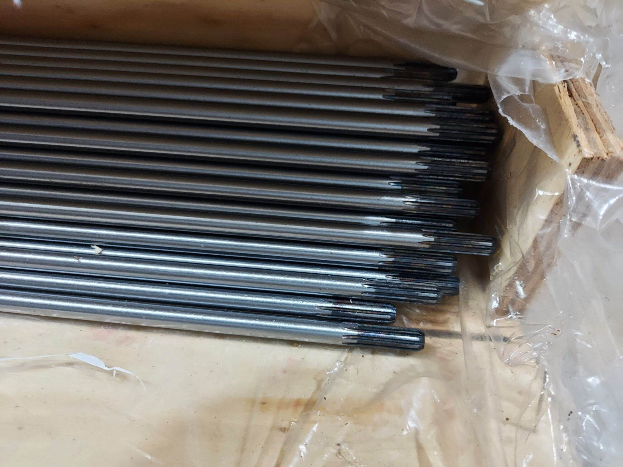 Ống Cần 28 kèm ty 9 rãnh máy cắt cỏ (khía) Ảnh thật 100%