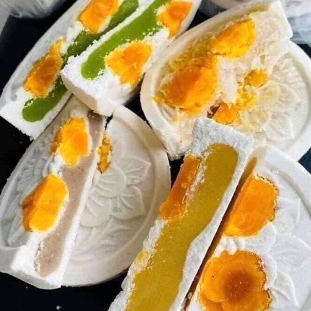 Bánh in trứng muối tứ vị 500g ( 1 cây 4 cái)