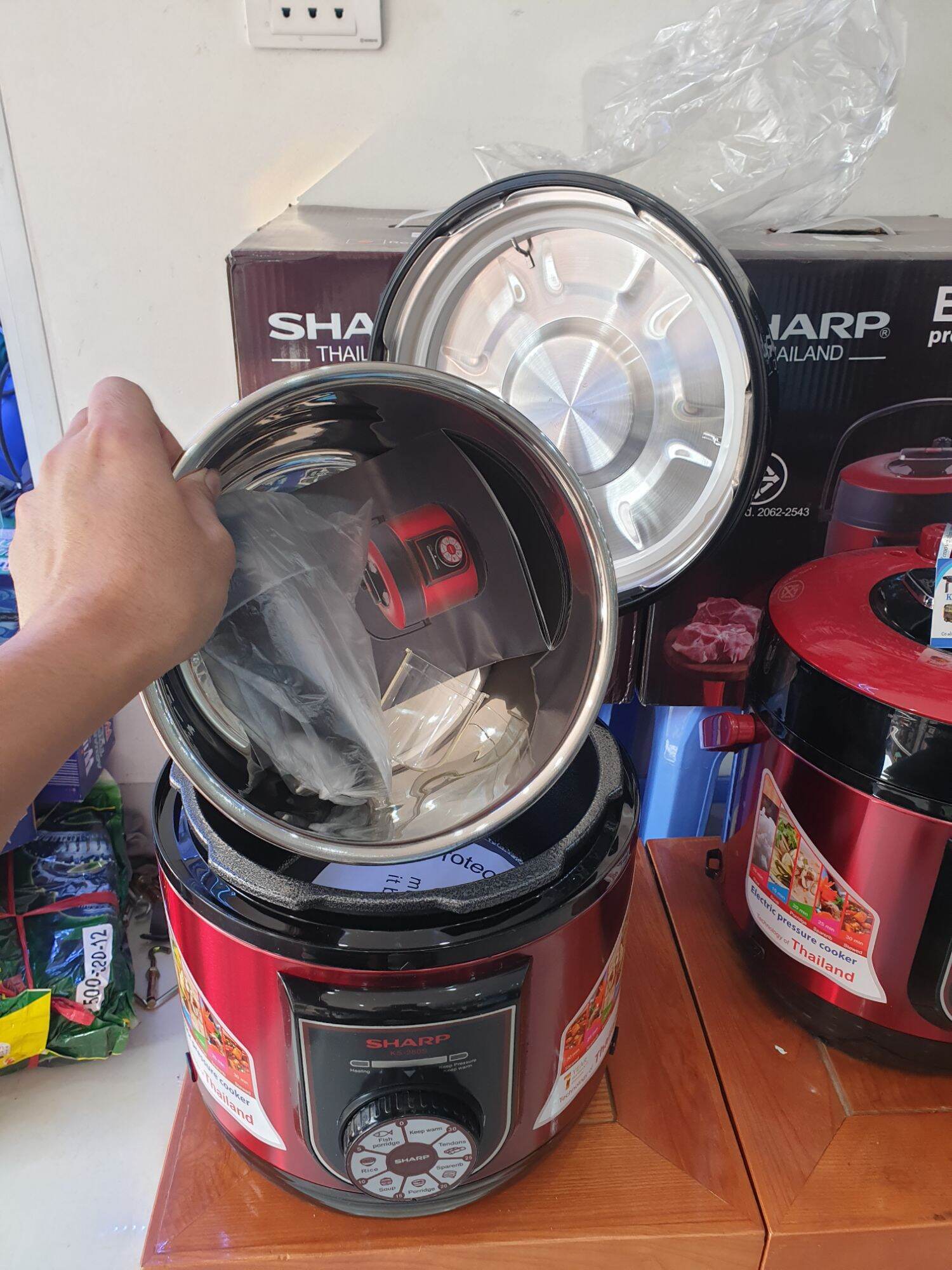 NỒI ĐIỆN ĐA NĂNG SHARP - 6 LÍT KS -280V NÒNG INOX