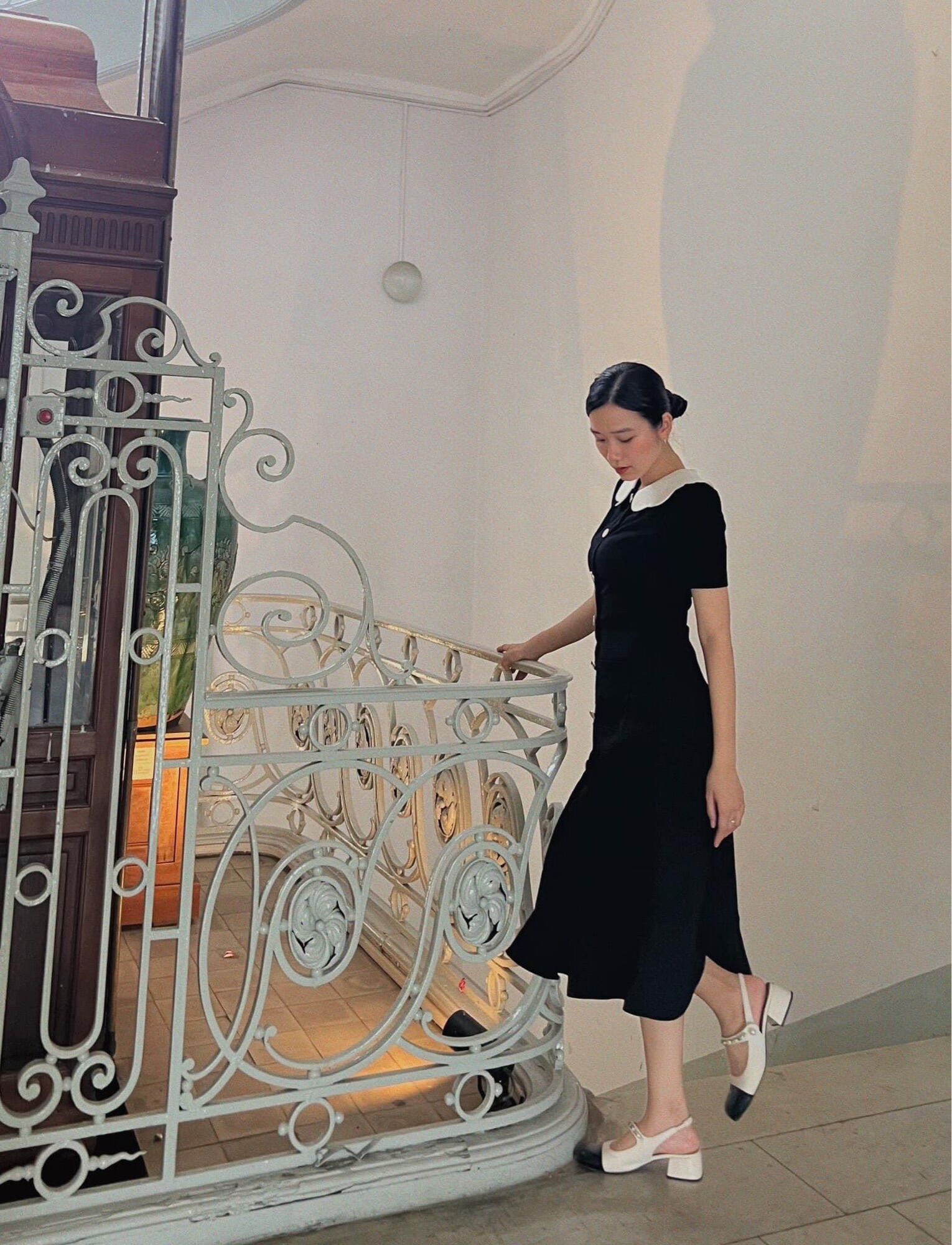 Đầm cổ sen dáng đuôi cá dài - Nhật Lựu