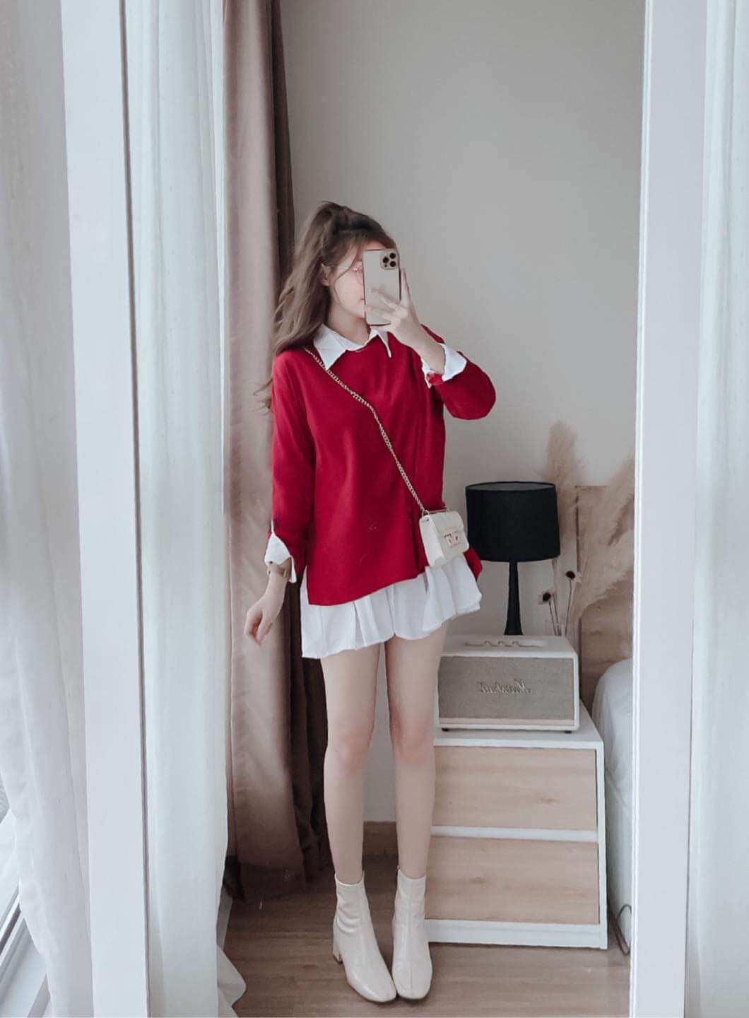 váy sơ mi trắng mix áo đỏ xinh hết nấc