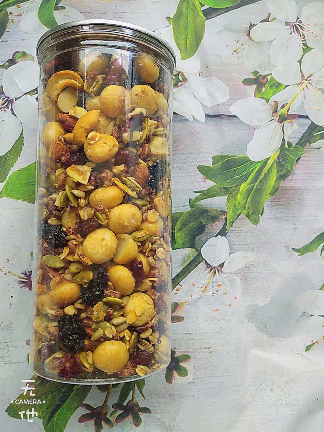 Ngũ cốc Granola VIP 500g Siêu Hạt, 28% macca nguyên hạt.