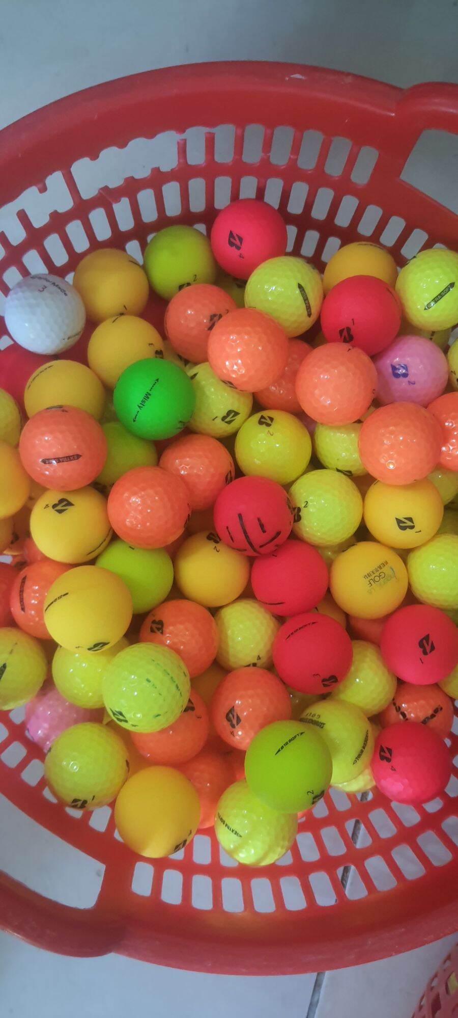 10 Quả Bóng golf màu bidrgestone