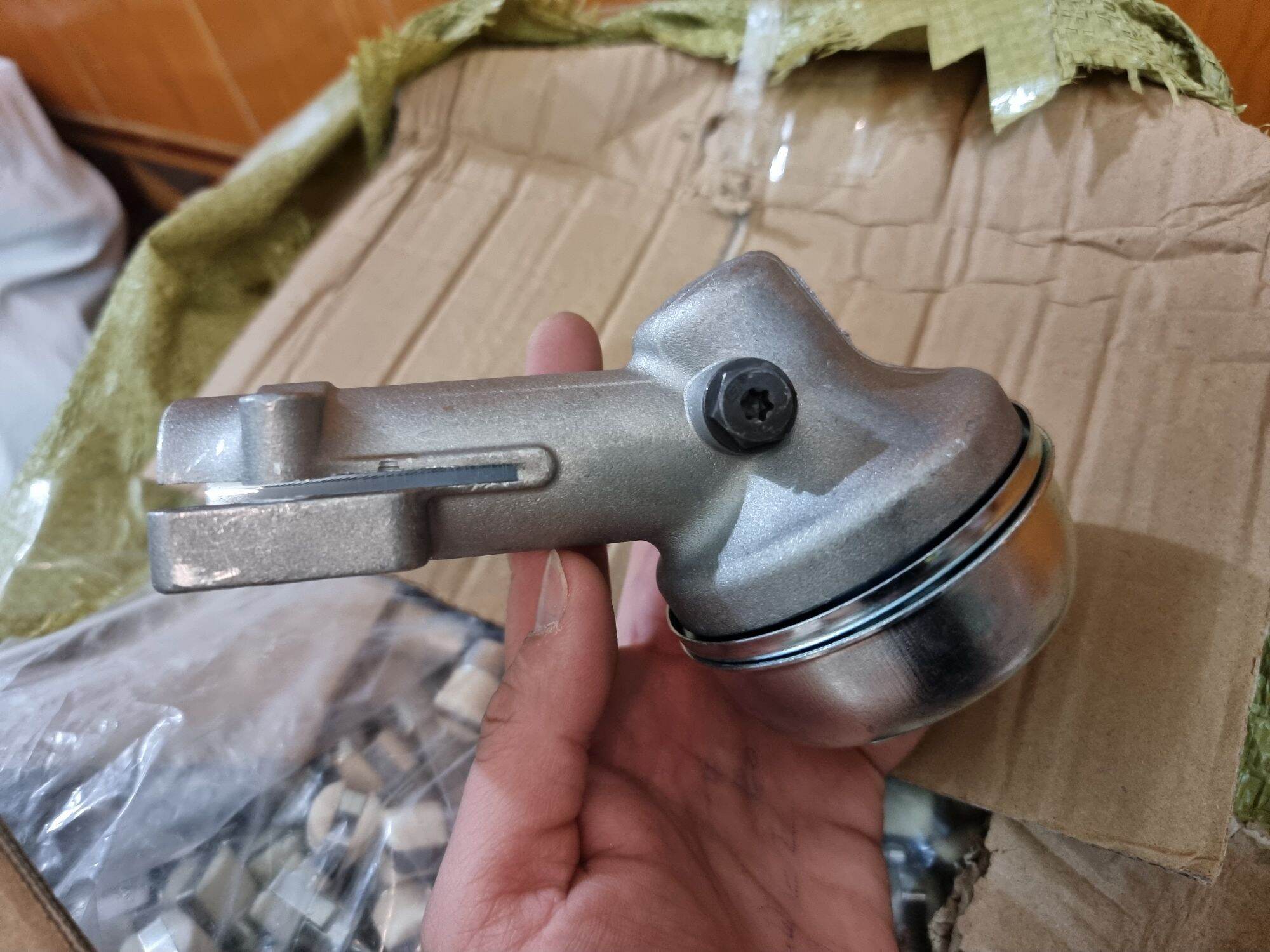 Đầu bò lắp dao máy cắt cỏ stihl fs250
