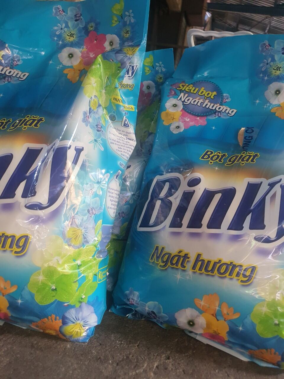 Bột giặt Binky 2.4kg