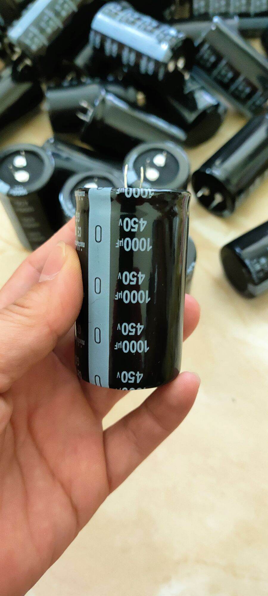 2 Tụ 1000uf 450v