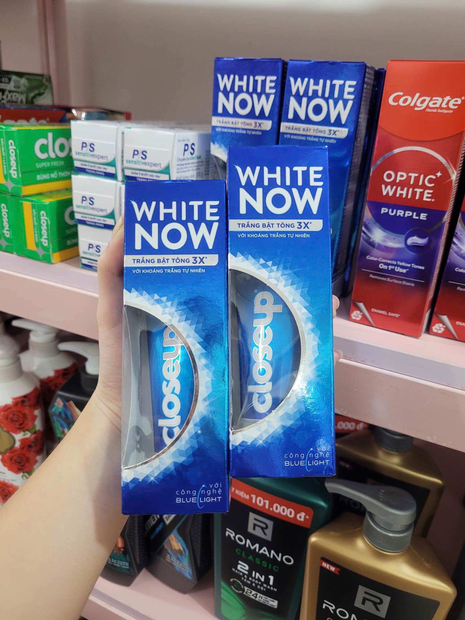 Kem đánh răng Closeup White Now ( Kèm quà tặng móc khoá)
