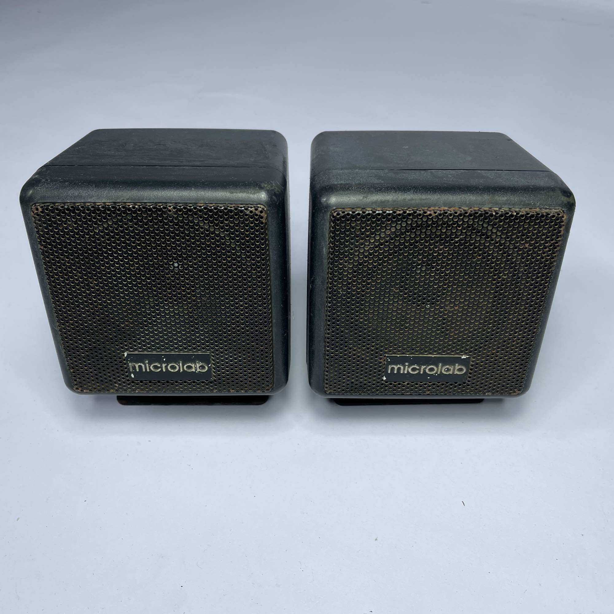 Cặp loa lời,loa tay,loa vệ tinh Microlab cũ