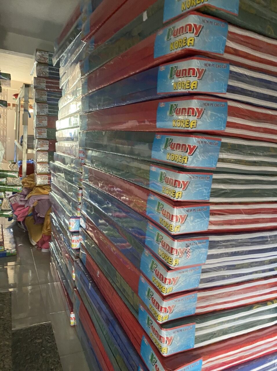 Nệm ngủ hai người, Nệm gấp 3 PE dầy 3 phân vải valize cao cấp.