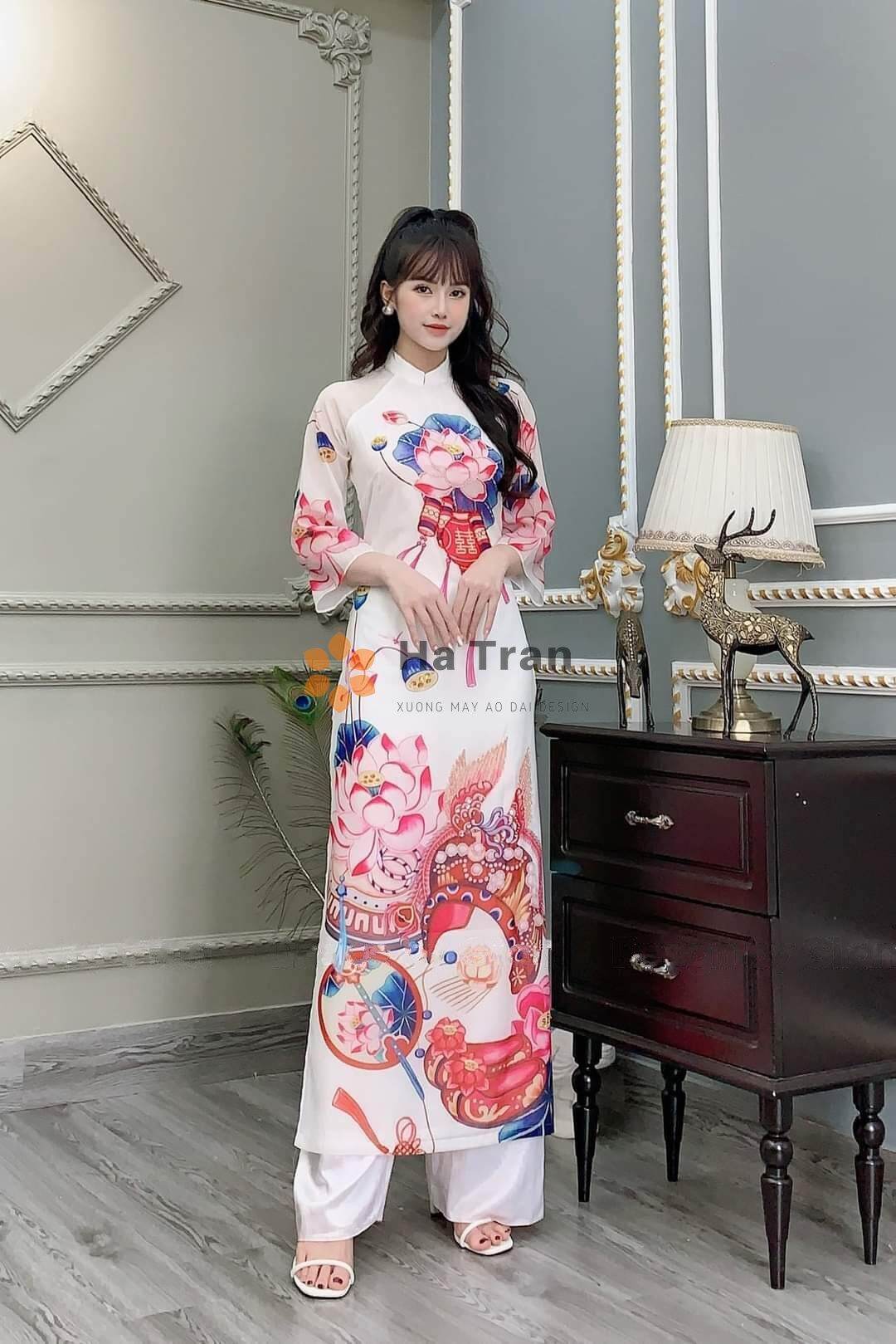 Áo dài tơ trắng sen 4 tà hoạ tiết kết đính kim sa thủ công tinh tế phù hợp đi lễ chùa, tiệc, tết, đi làm, đồng phục - Áo dài Hà Trần