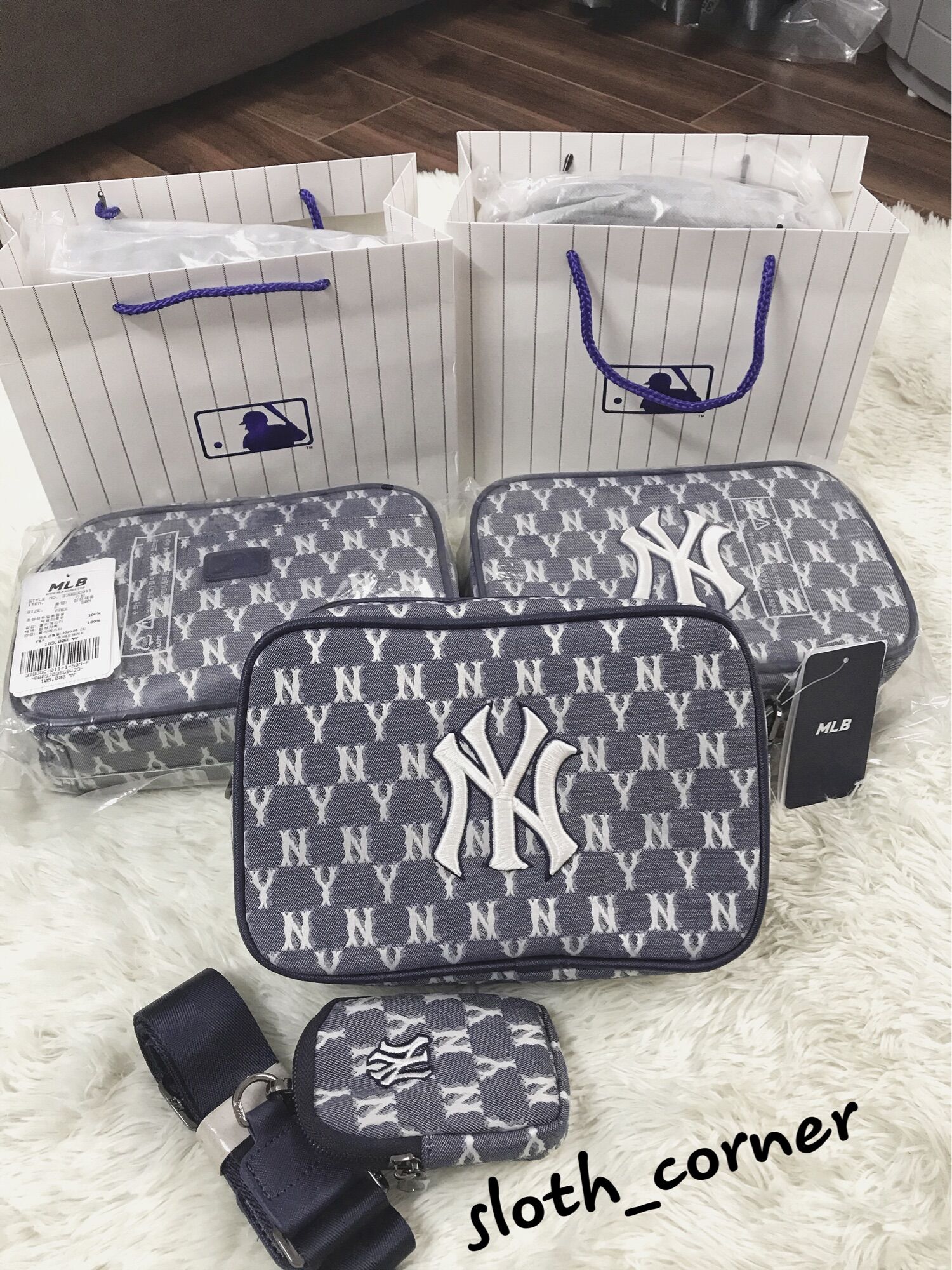 Túi Monogram MLB vuông lớn