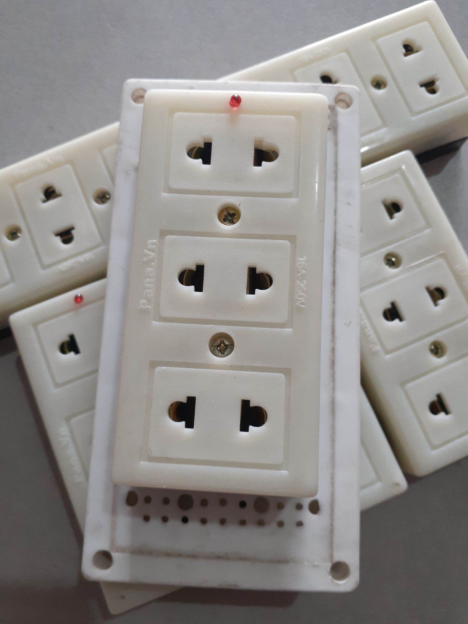 Ổ cắm điện 3 lỗ, ổ cắm 3 lỗ đa năng giá rẻ npp.