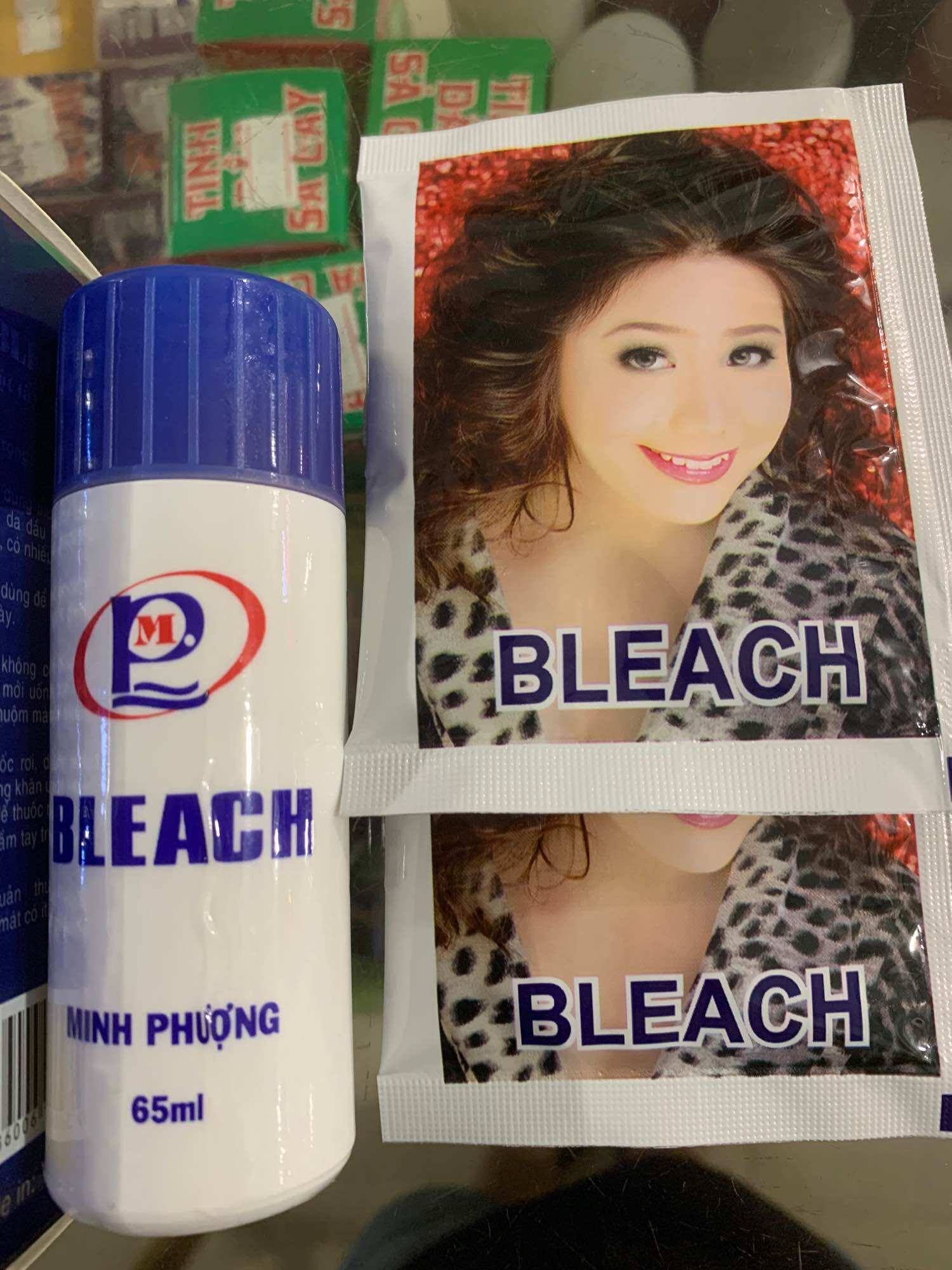 Bột tẩy tóc Minh Phượng