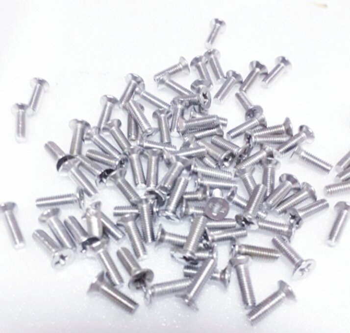 ỐC COL INOX K.HÍT -  3LY x 50 CON....