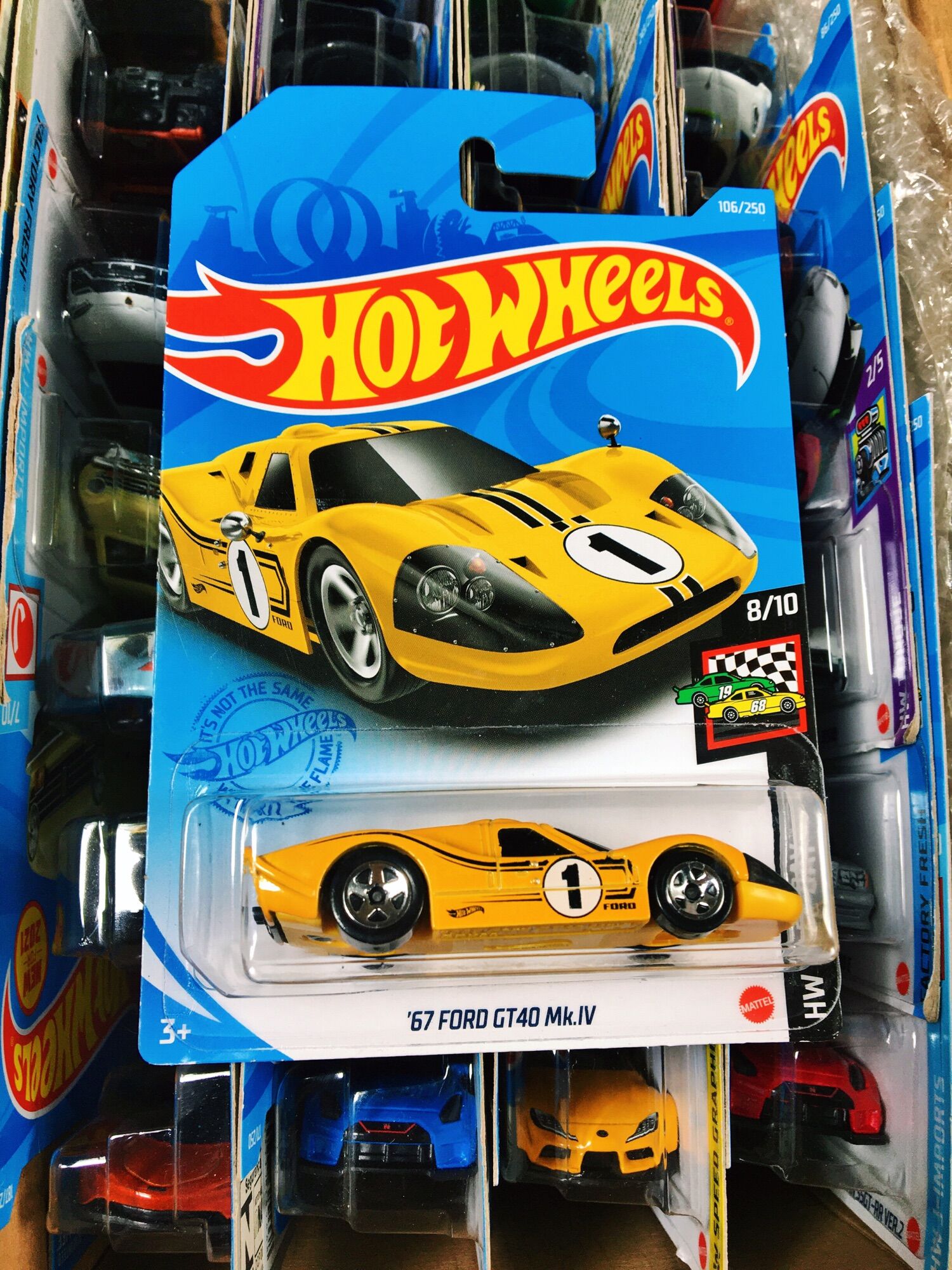 Xe Mô Hình Hot Wheels tỉ lệ 1:64 "67 Ford GT40 Mk.lV " (Vàng ) (Model 2021)