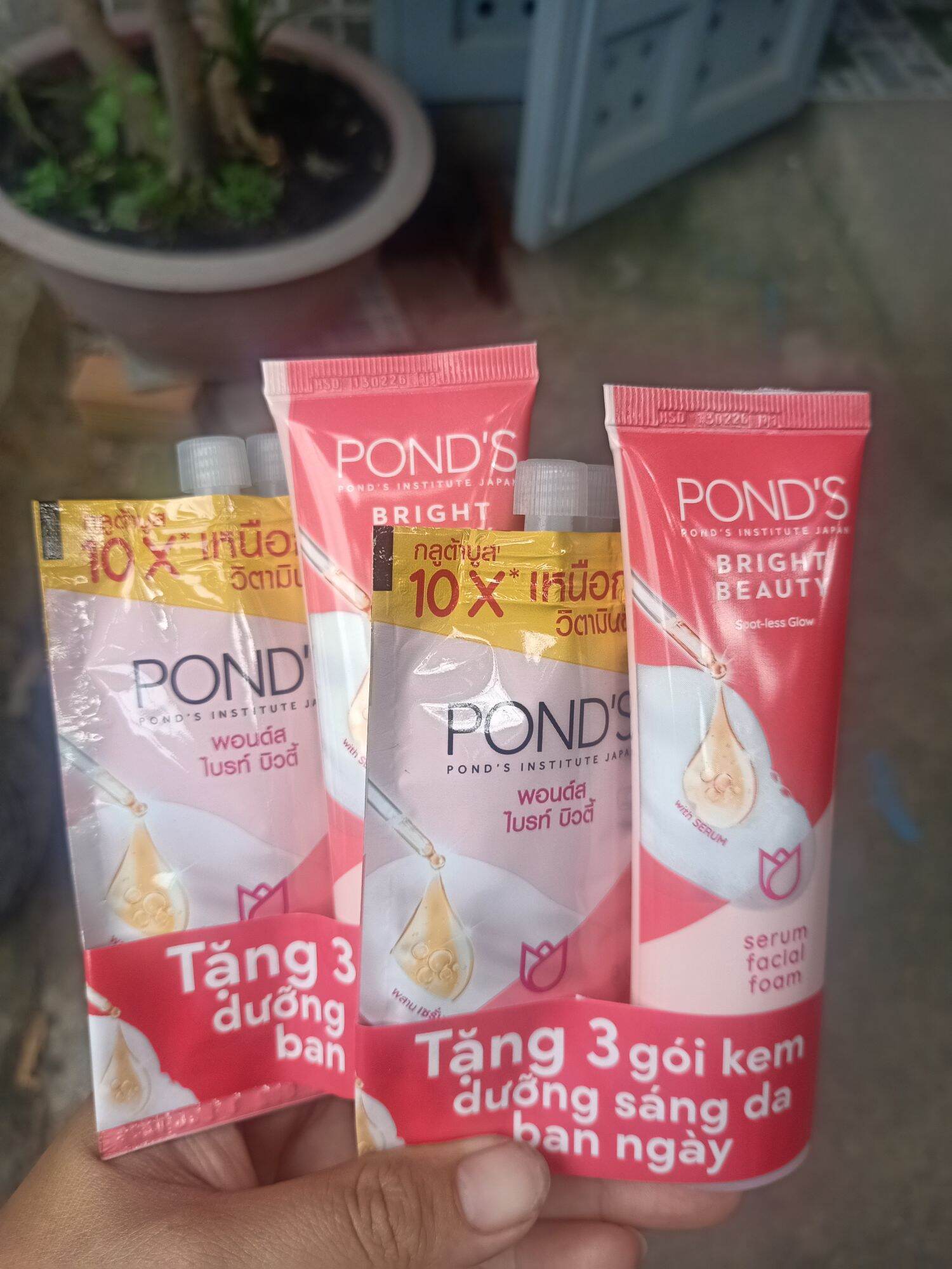 sữa rửa mặt sạch sâu sáng mịn ponds 50g