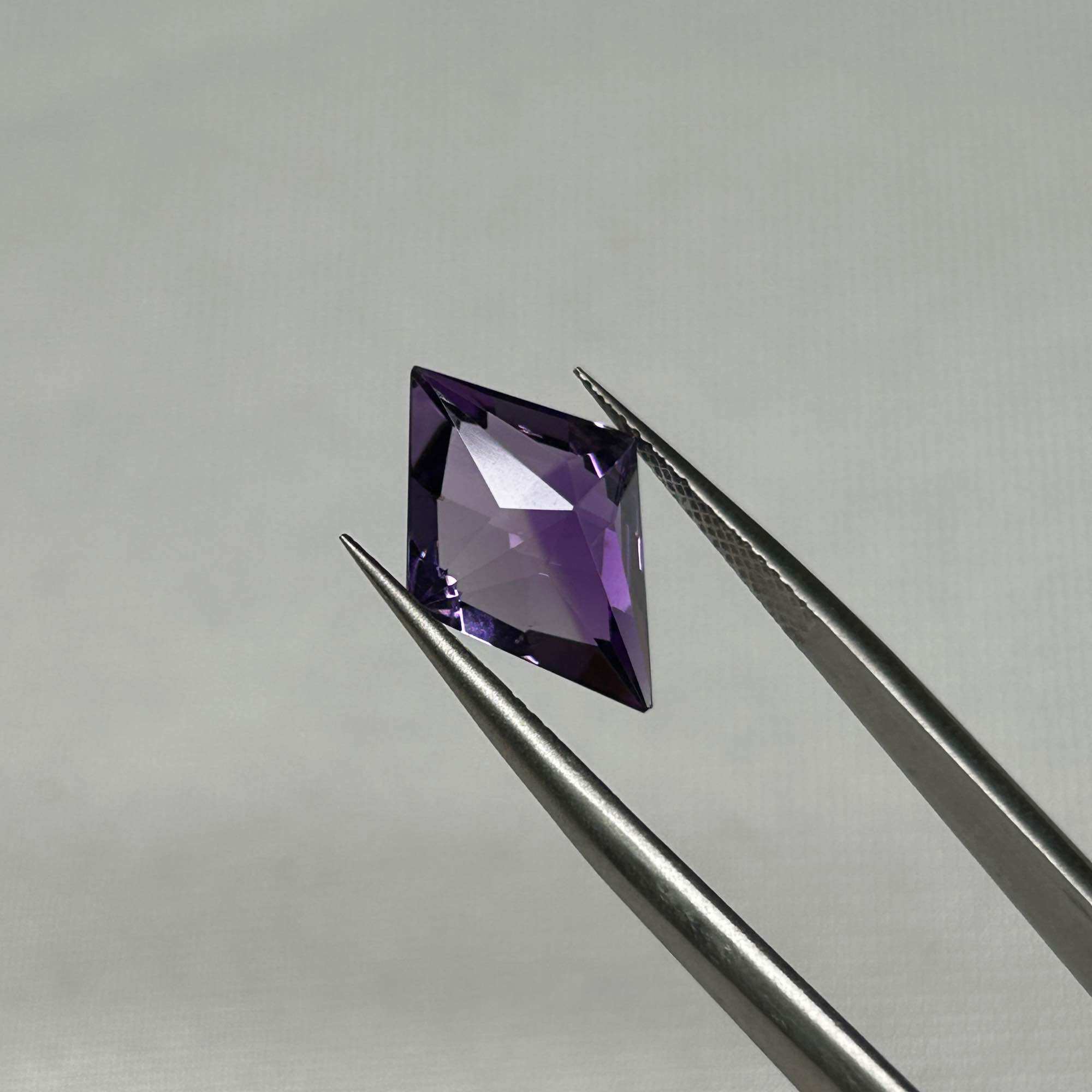 625Amy- ĐÁ AMETHYST THẠCH ANH TÍM HỒNG THIÊN NHIÊN KHÔNG XỬ LÝ ( thông số trong ảnh chụp) 6.25 Carat