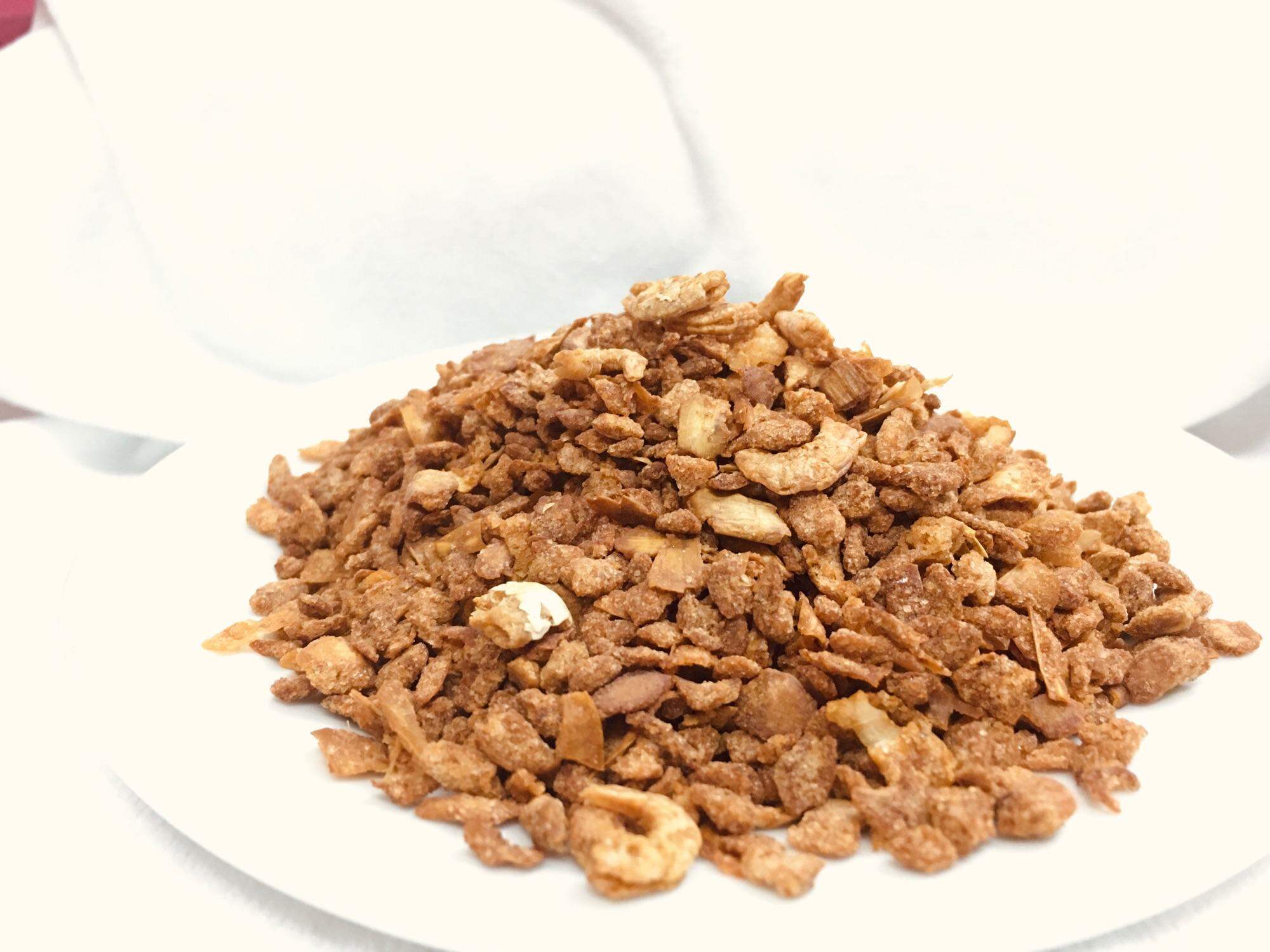 Muối tôm đặc biệt (Muối sỏi Dì Út) với tôm nguyên con cùng nhiều nguyên liệu chất lượng, đậm đà thích hợp ăn với bánh tráng,trái cây như mận, bưởi, ổi ... là muốn ăn mãi không thôi