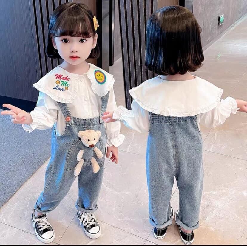 Set yếm jean áo chấm bi kèm gấu cho bé gái