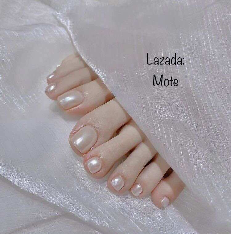 Nailbox Chân Màu Trắng Ánh Trai