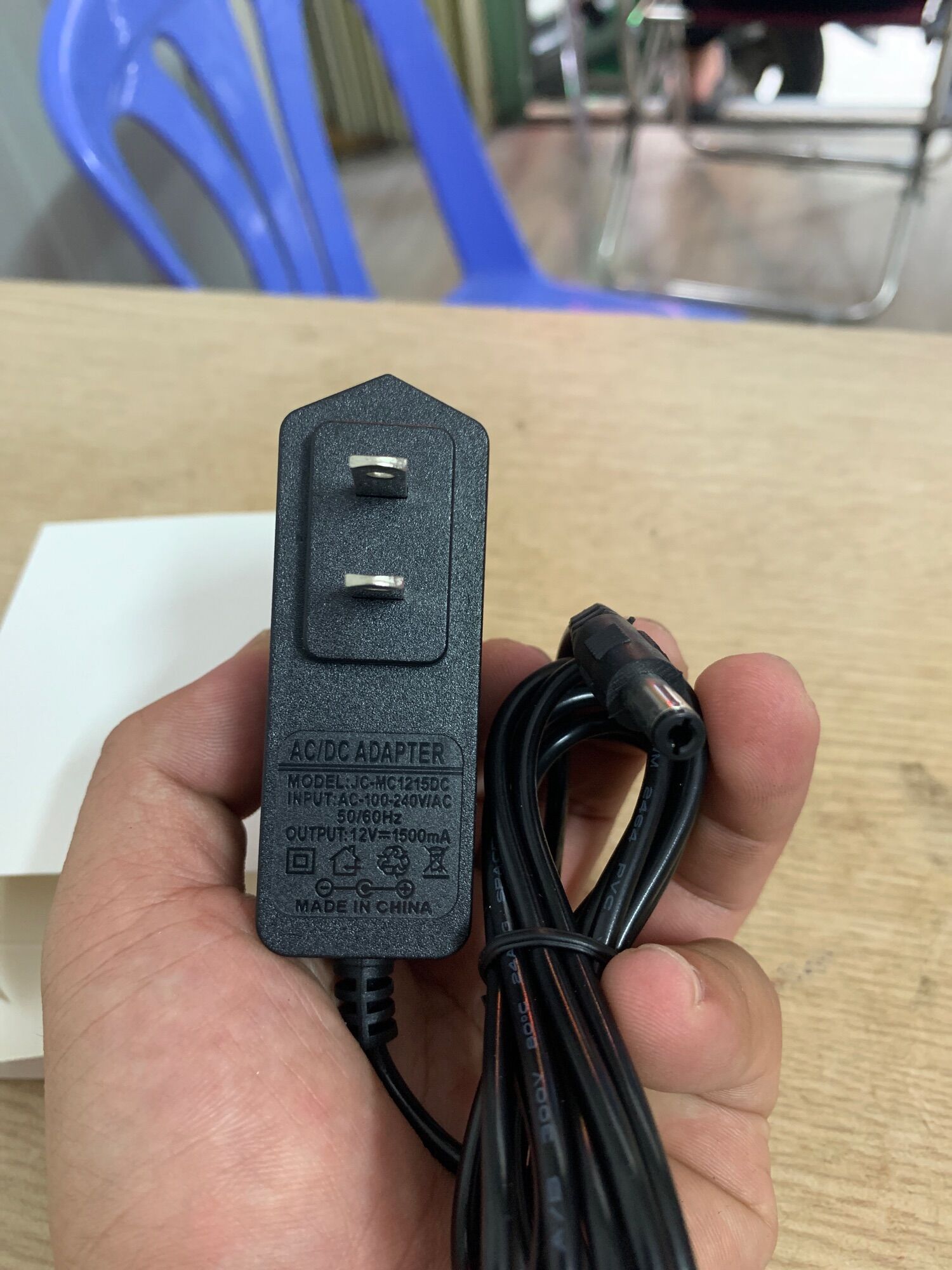 Nguồn adapter adaptor 12v1.5a đến led dgr 5.5*2.5mm