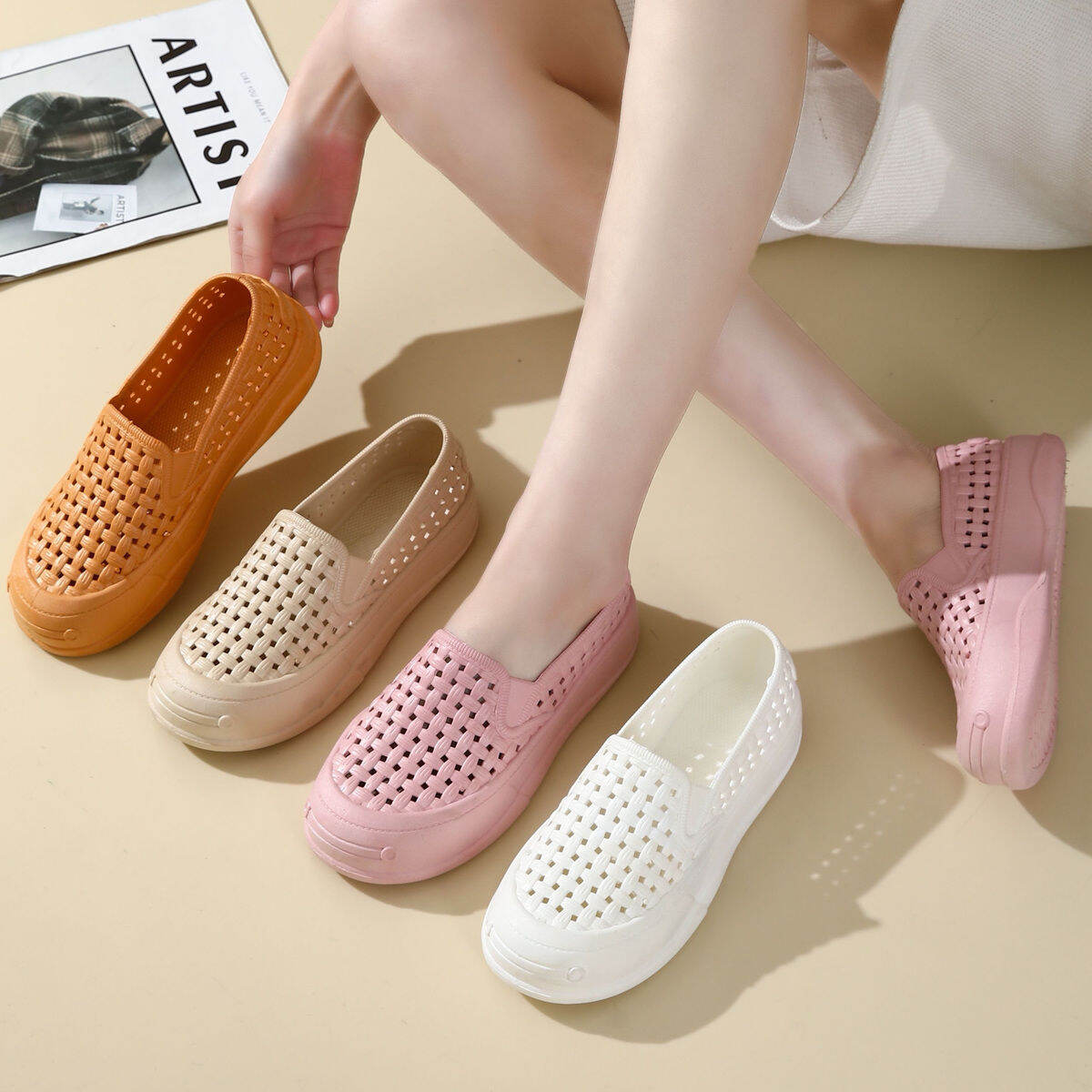 Giày Sandal Đế Dày Chống Trượt Mùa Hè Cho Nữ Giày Làm Việc Đế Mềm Thoải Mái Đế Phẳng Chống Trượt Giày Đi Bộ Cho Bà Ngoại