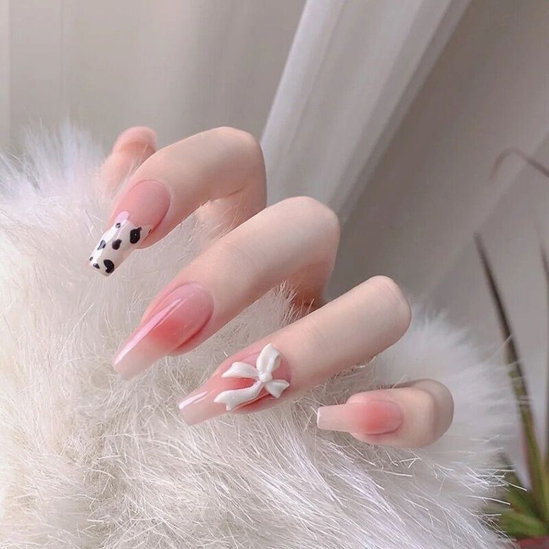 Nails-Hair Care-Academy trên Instagram: “Hoạ tiết bò sữa xịn sò 🥰🥰 ⚡️  Chuyên sơn gel Nhật với hơn 3000 màu sơn lạ mắt cho các nàng thoả…
