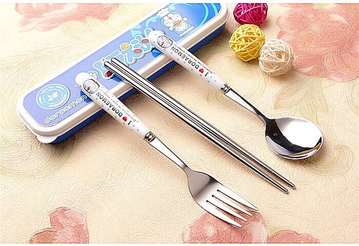 Bộ thìa dĩa Doraemon Doremon tiện lợn