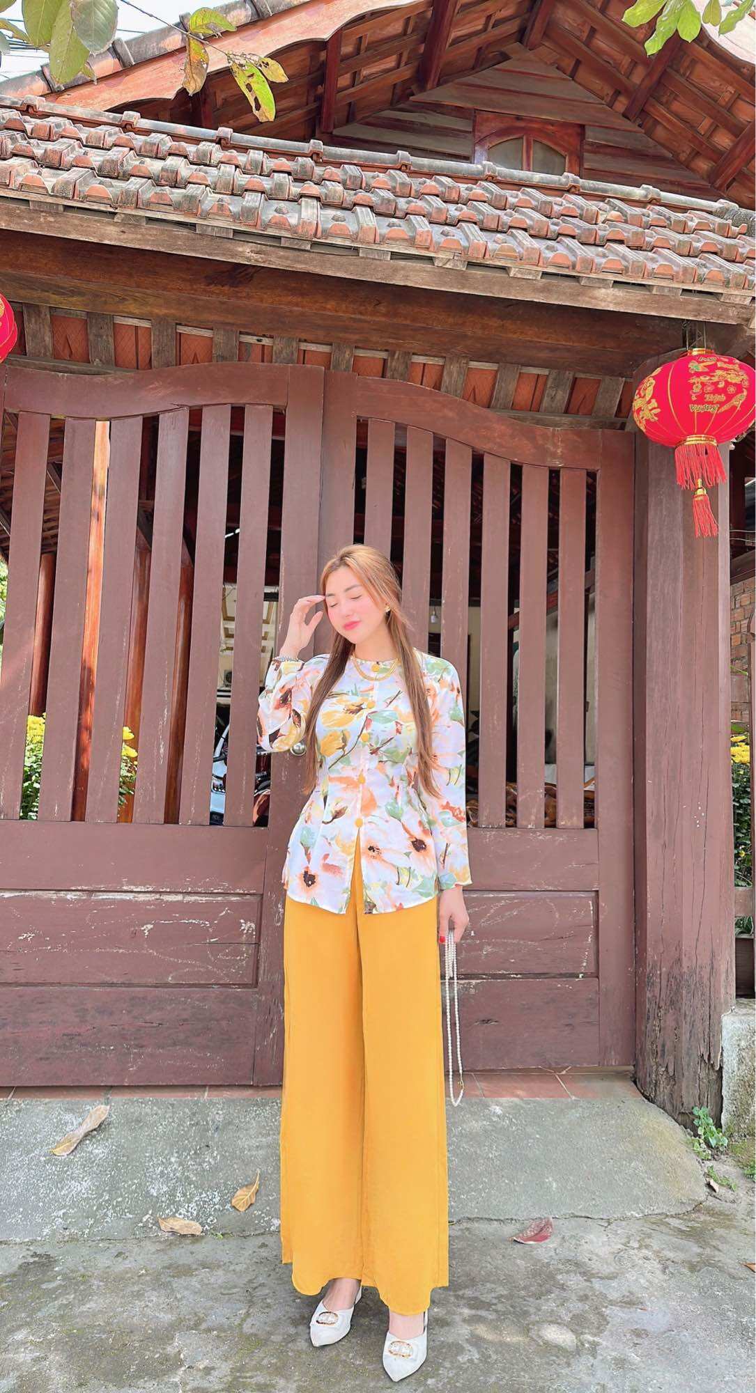 Bà ba truyền thống nút bộc sang trọng