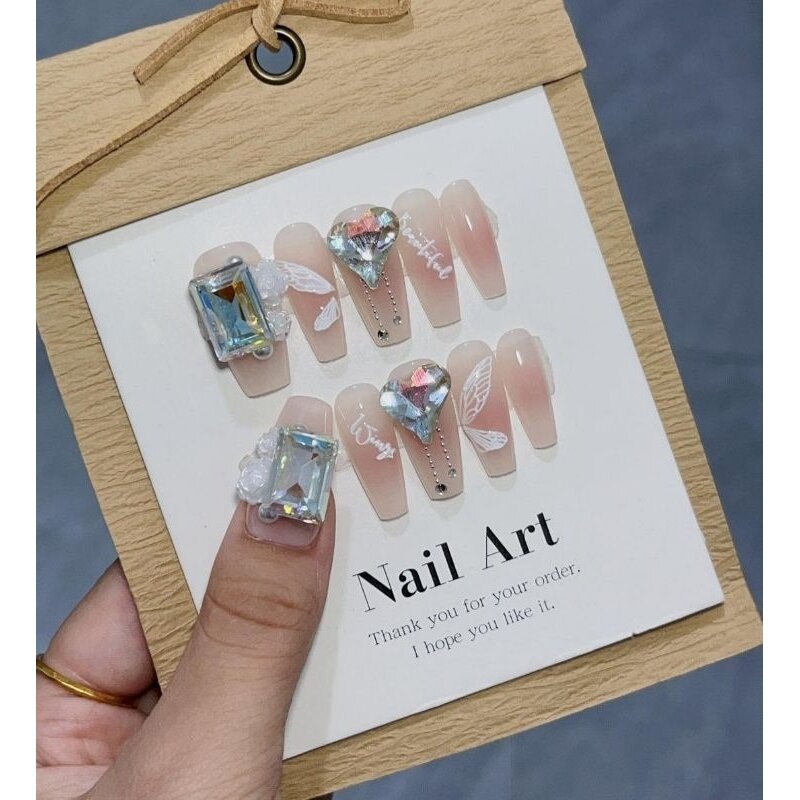 Nailbox thiết kế màu đỏ gắn charm đá , from thang nhỡ - 213