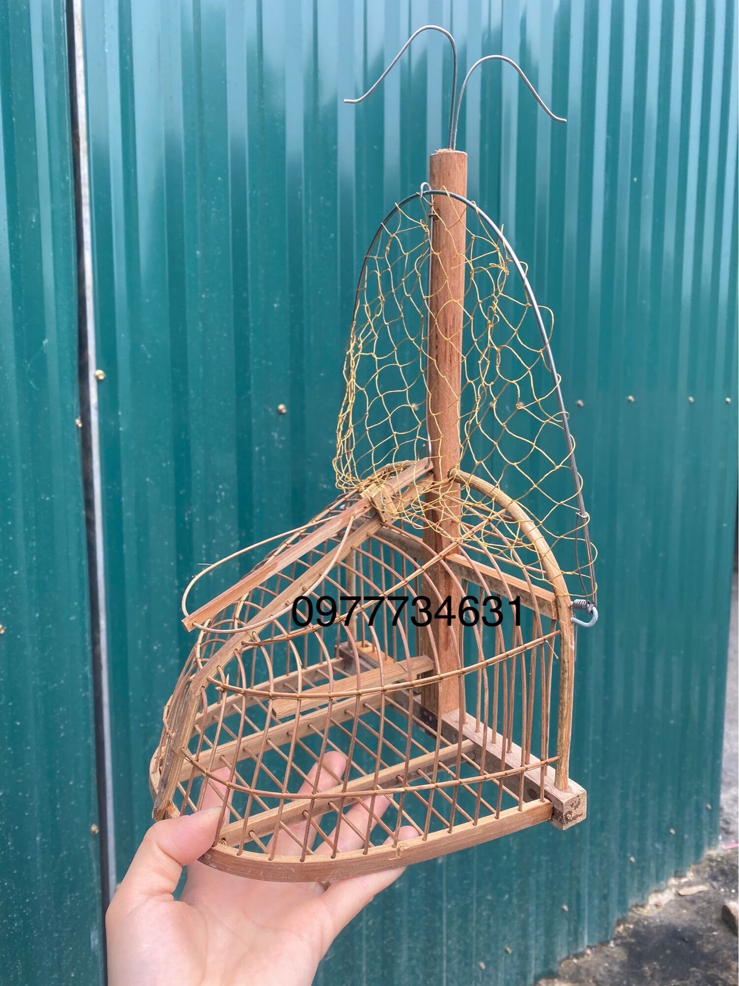 Lồng bẫy chim vành khuyên chất liệu trúc già xử lý