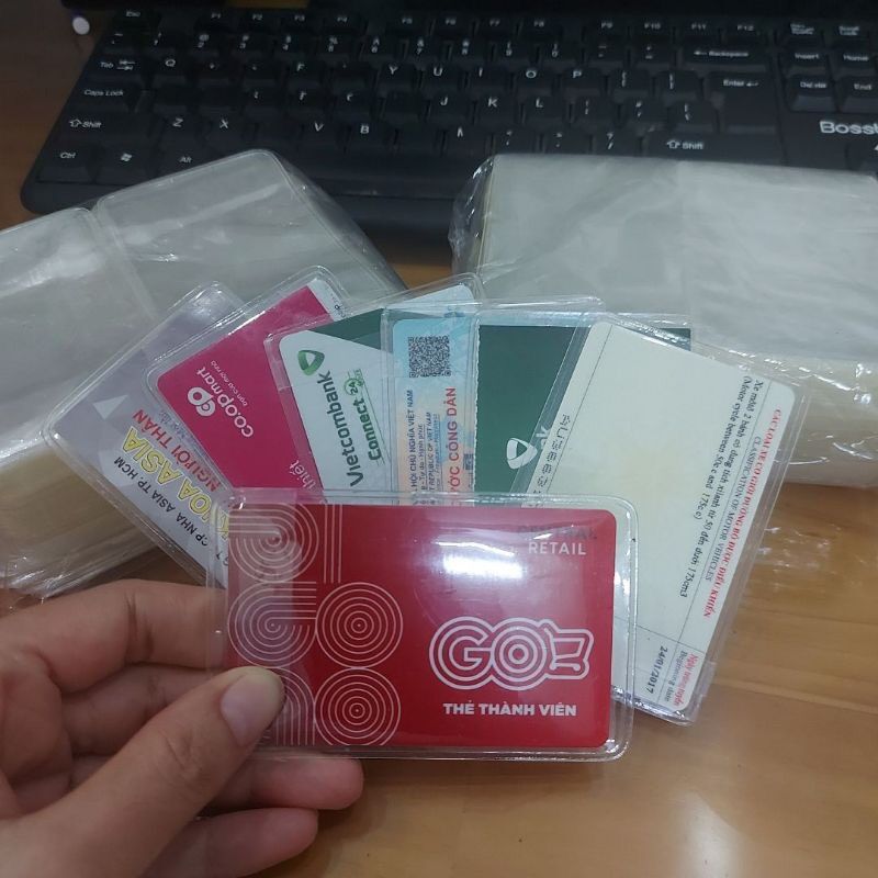 Bọc Chống Xước Chip CCCD - ATM, Vỏ Bọc Căn Cước Công Dân Trong Suốt Có Nắp Bảo Quản Thẻ