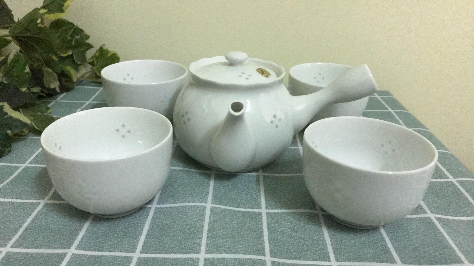 Bộ ấm trà gốm sứ Nhật