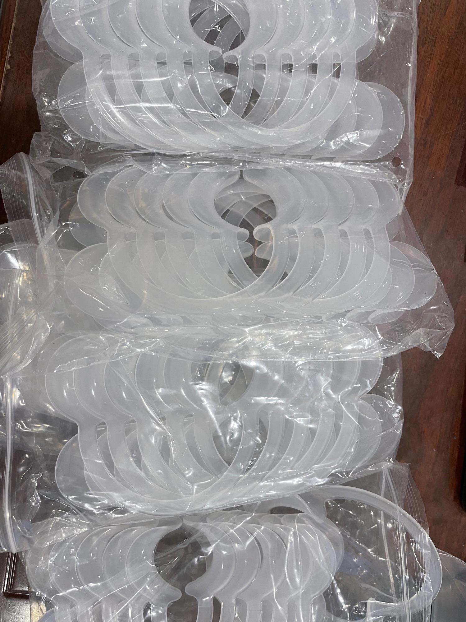 Banh môi . Banh miệng . Nhựa dẻo . Banh miệng khi tẩy trắng răng