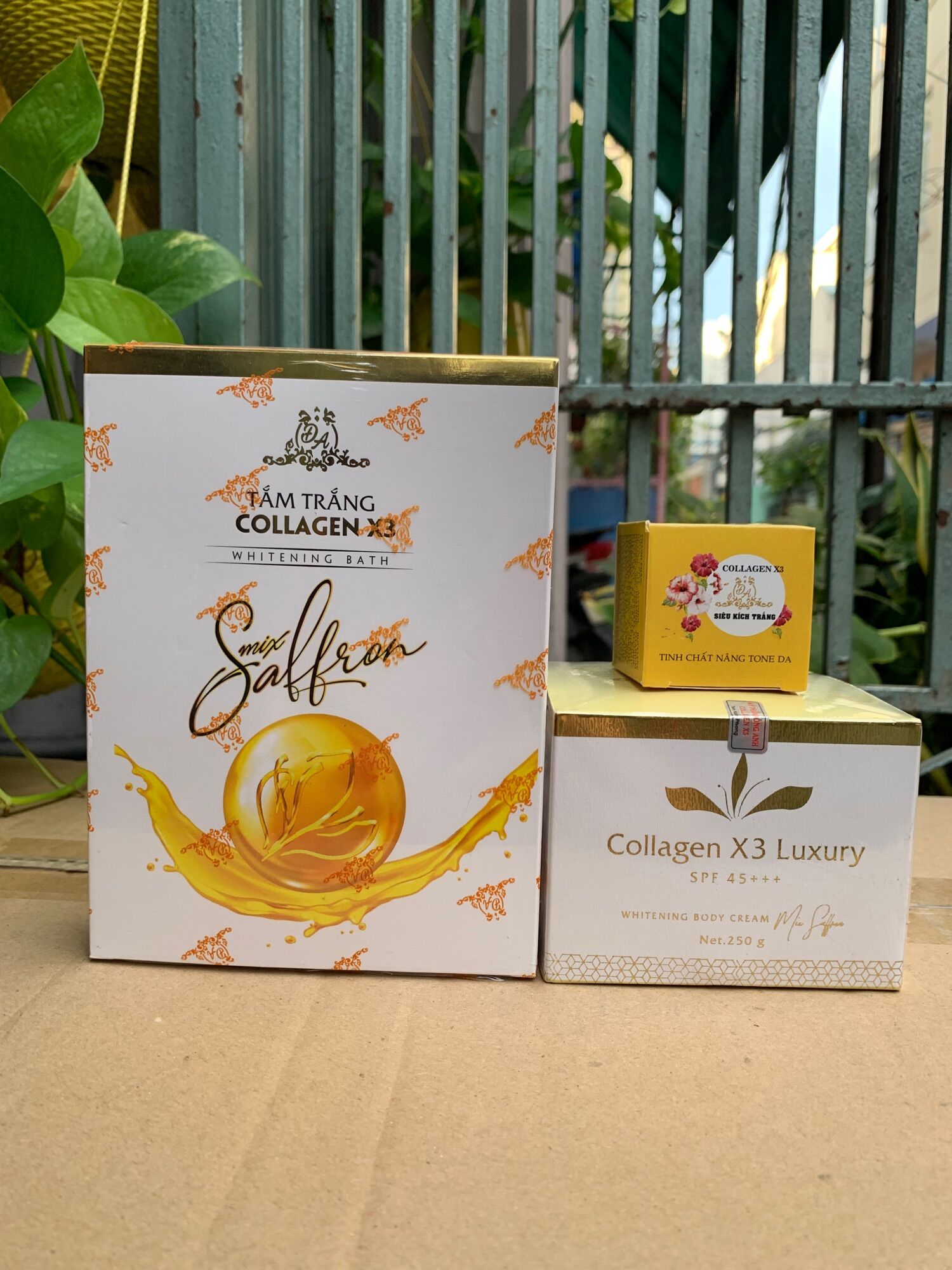 Combo 3sp tắm trắng collagen x3 safaron + kem body x3 collagen luxury + kích trắng collagen x3 mỹ phẩm đông anh