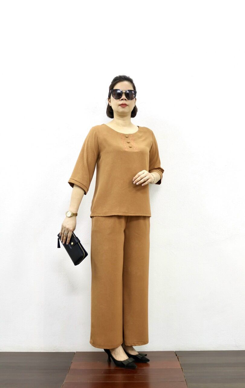 Bộ đồ dành cho phụ nữ trung niên - Bộ lụa gấm trơn tay lỡ