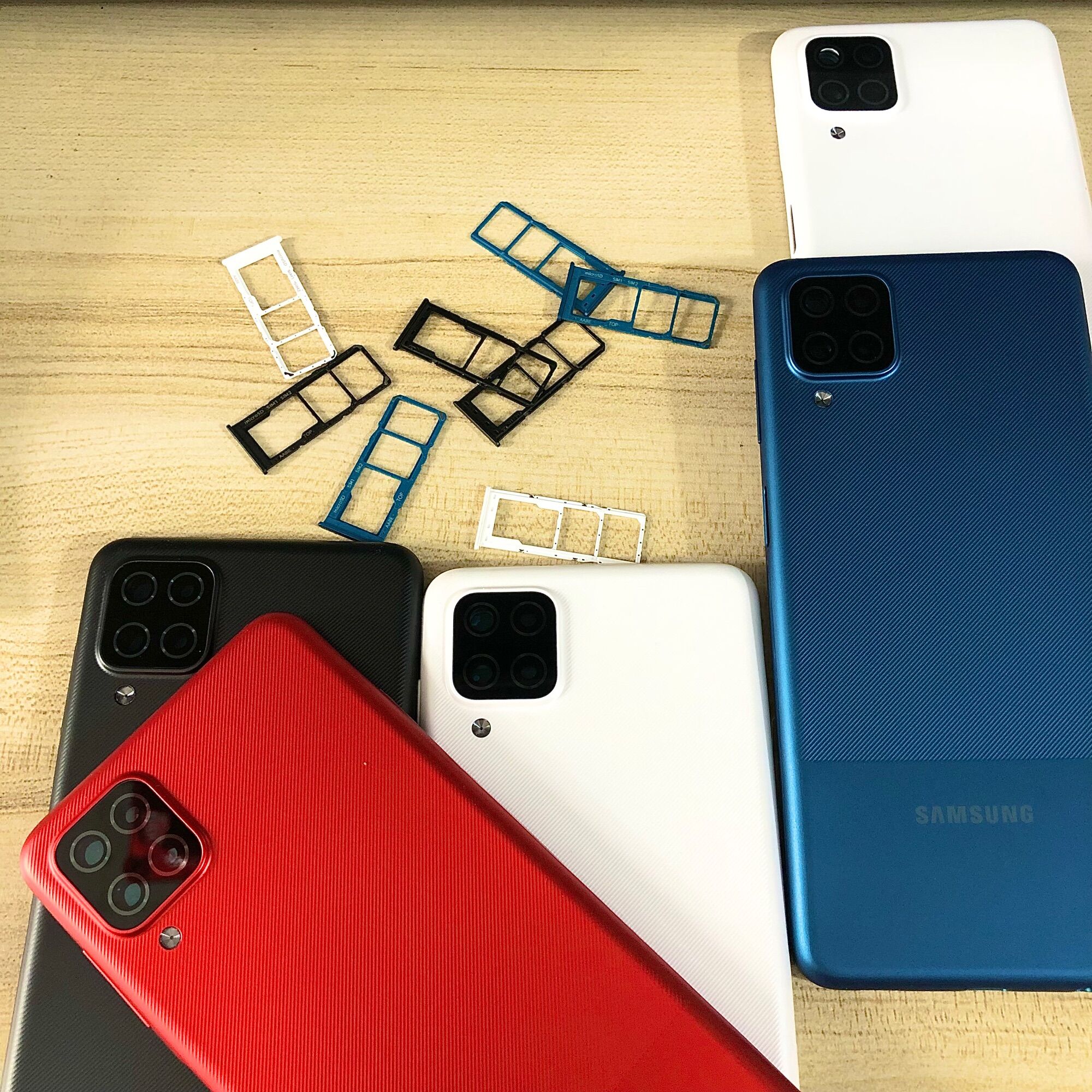 Bộ vỏ sườn samsung a12 zin hàng cao cấp.
