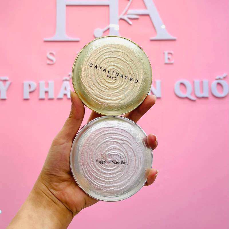 Phấn phủ Geo lamy Sempre Happy & Please Pact trắng và vàng