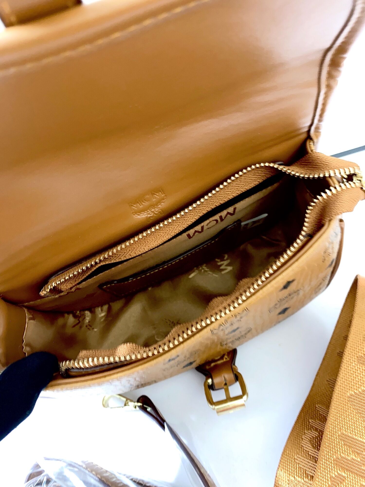 Túi xách nữ MCM siu đẹp size 22cm