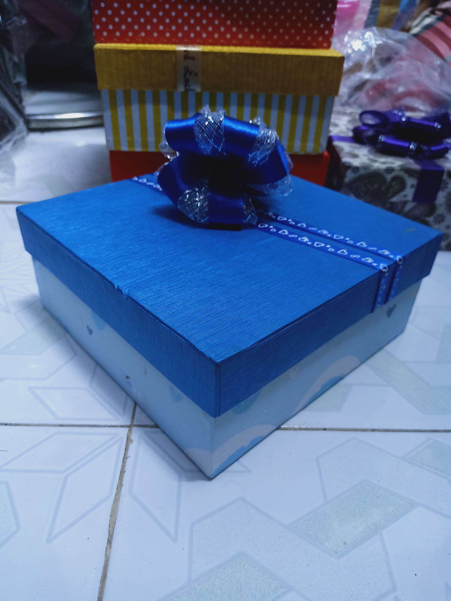 Hộp quà 23cm x cao 7cm ( Kèm hạt xốp)