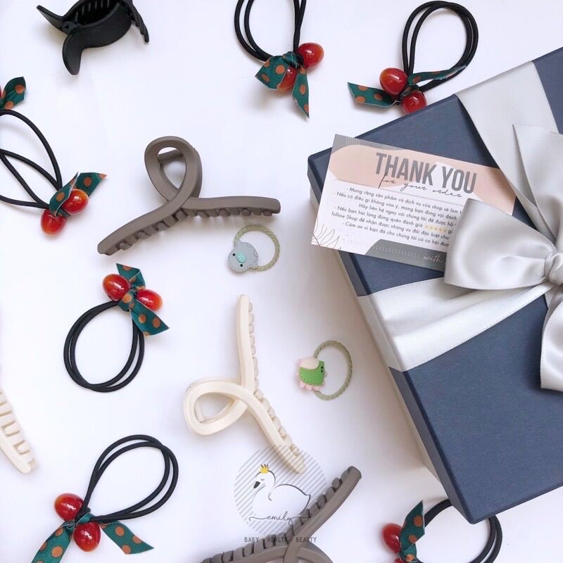 Quà tặng đáng yêu từ Emilyluvbeauty - Cột tóc cho mẹ và bé