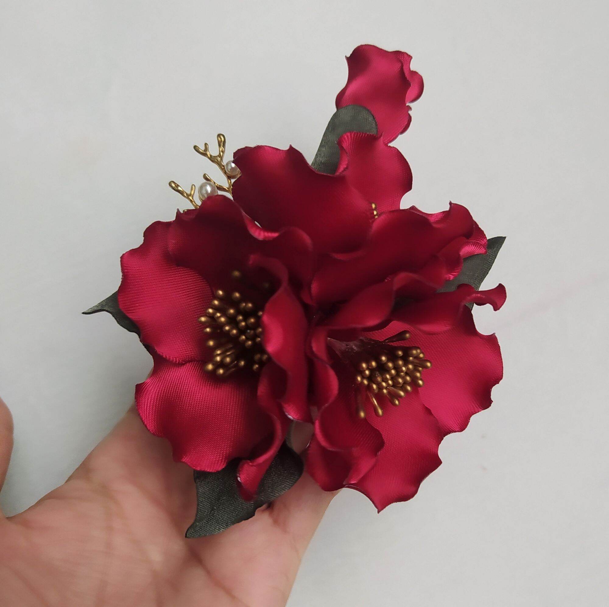 Hoa cài áo chùm handmade Canto màu đỏ đô