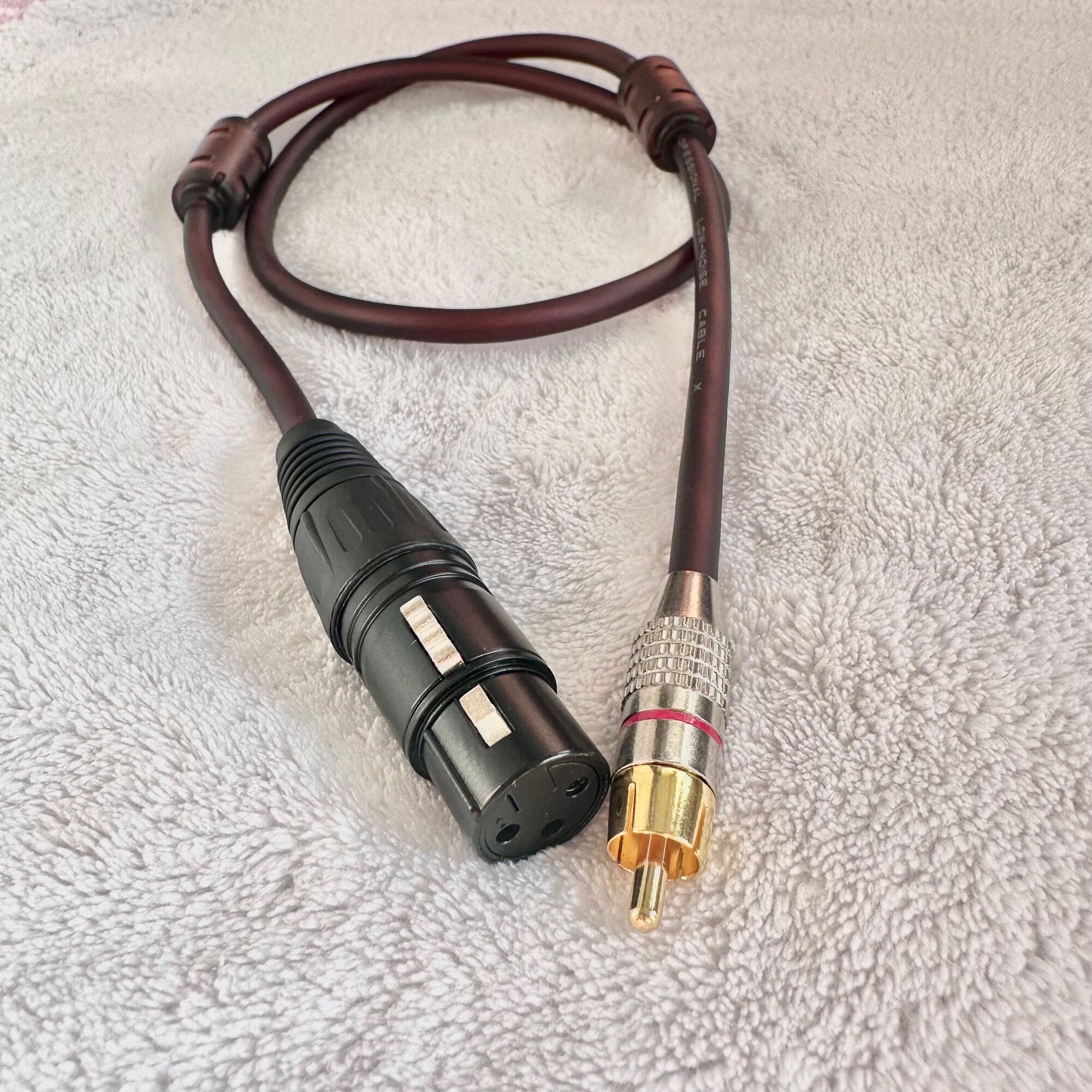 2 sợi dây canon cái cắm từ vang xuống amply 0,8 mét, kết nối giữa các thiết bị âm thanh với nhau