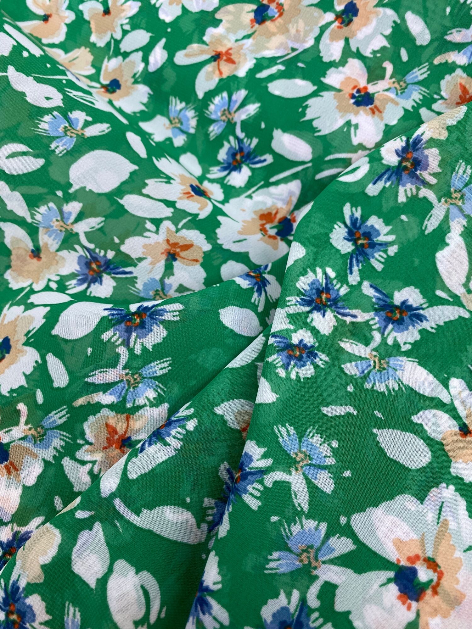 Vải voan chiffon nền xanh hoa lá MS2810