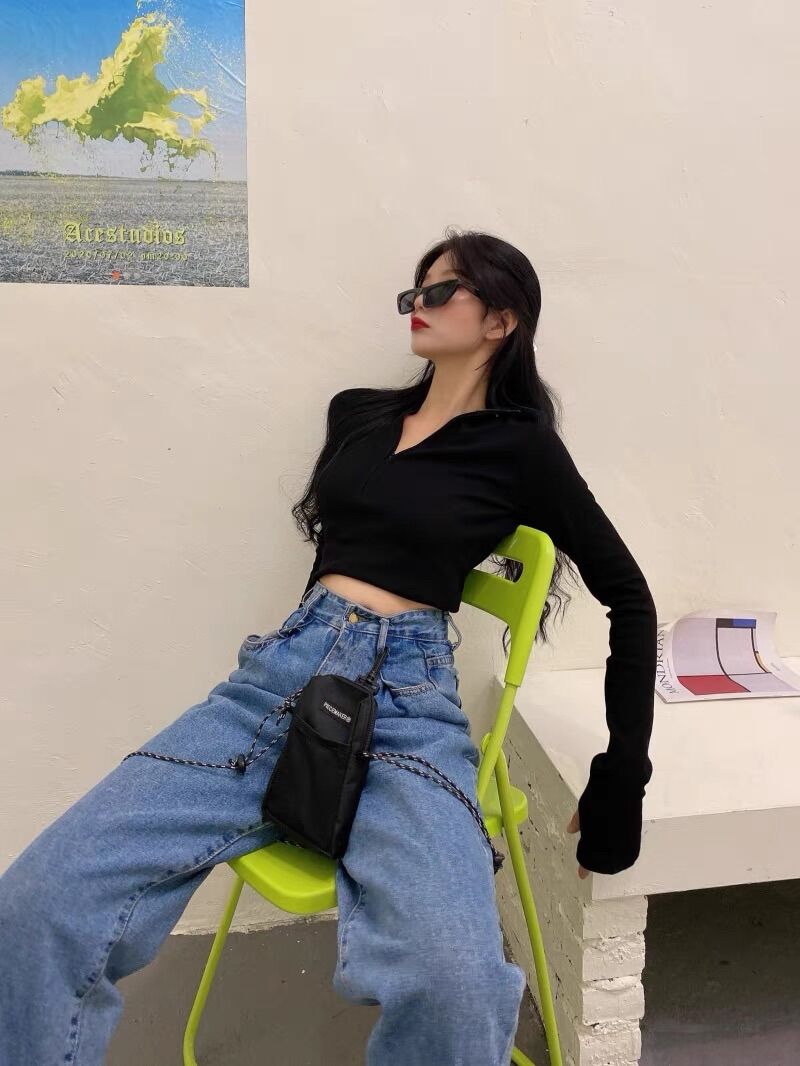 Áo croptop tay dài cổ cao dây kéo tay xỏ dây