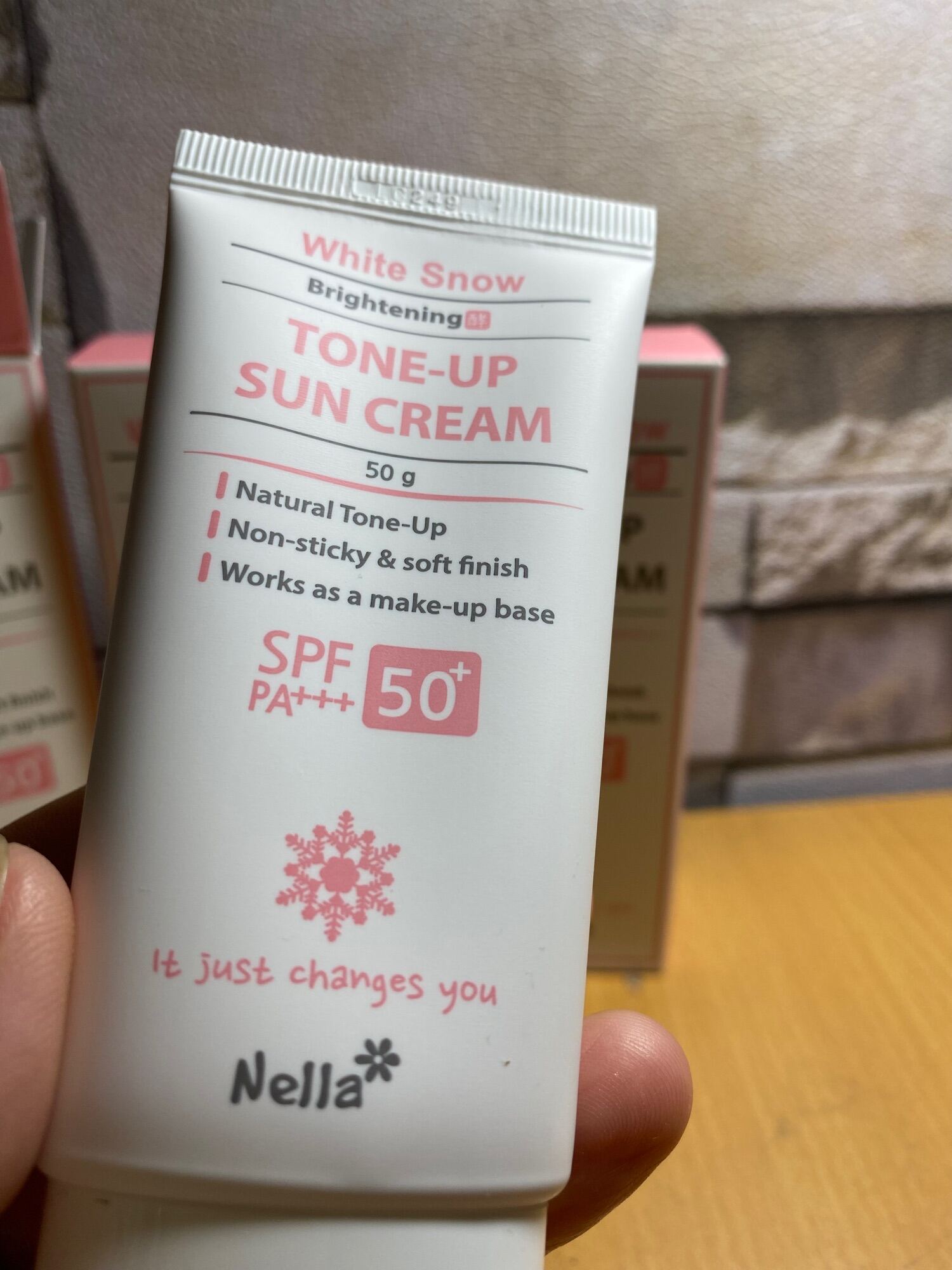 One Day Whitener Kem dưỡng trắng da kèm chống nắng Nella White snow brightenning Tone-up Suncream bản nâng cấp