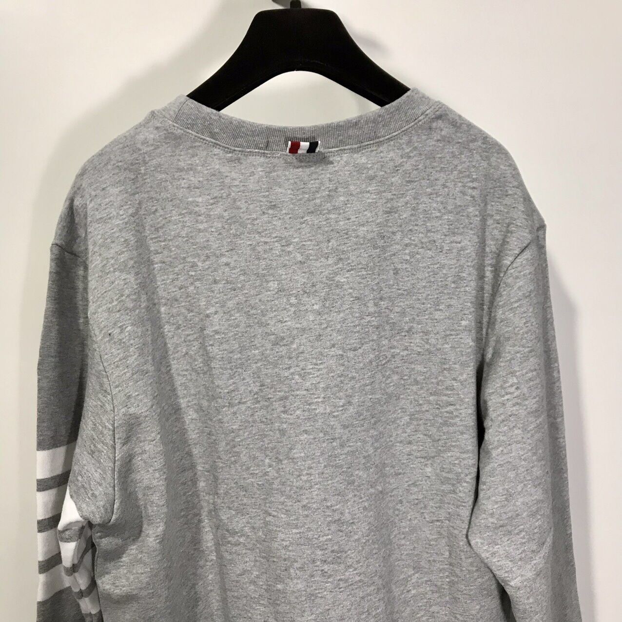 Sweater Thom Browné 4-Bar Xám