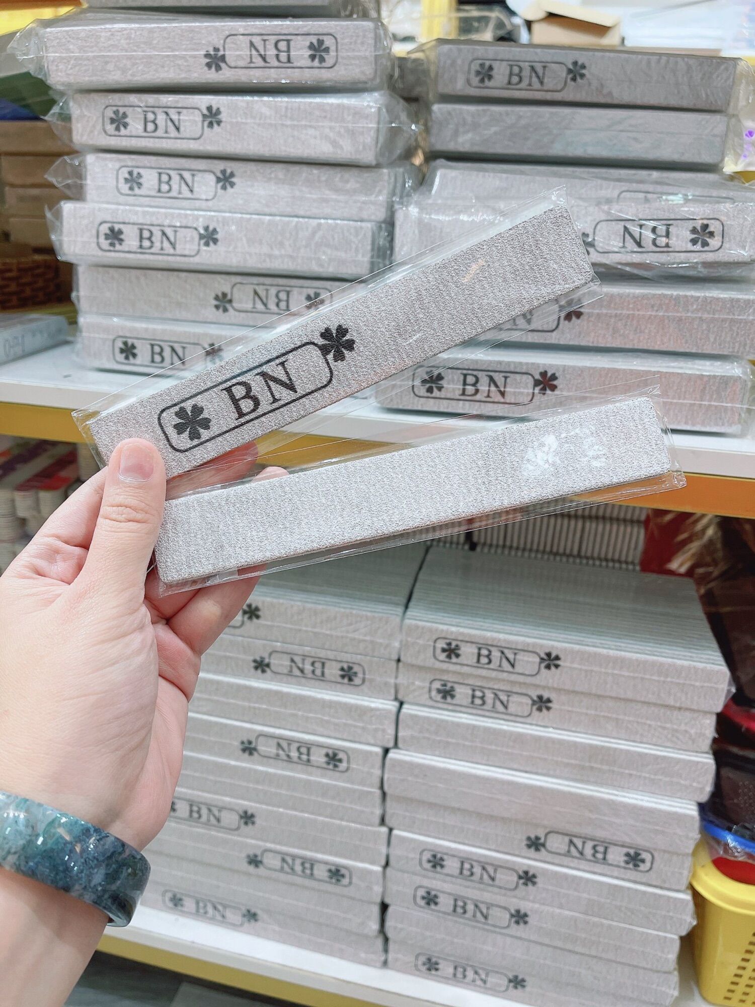 Dũa móng bn cực bén 9k/cây