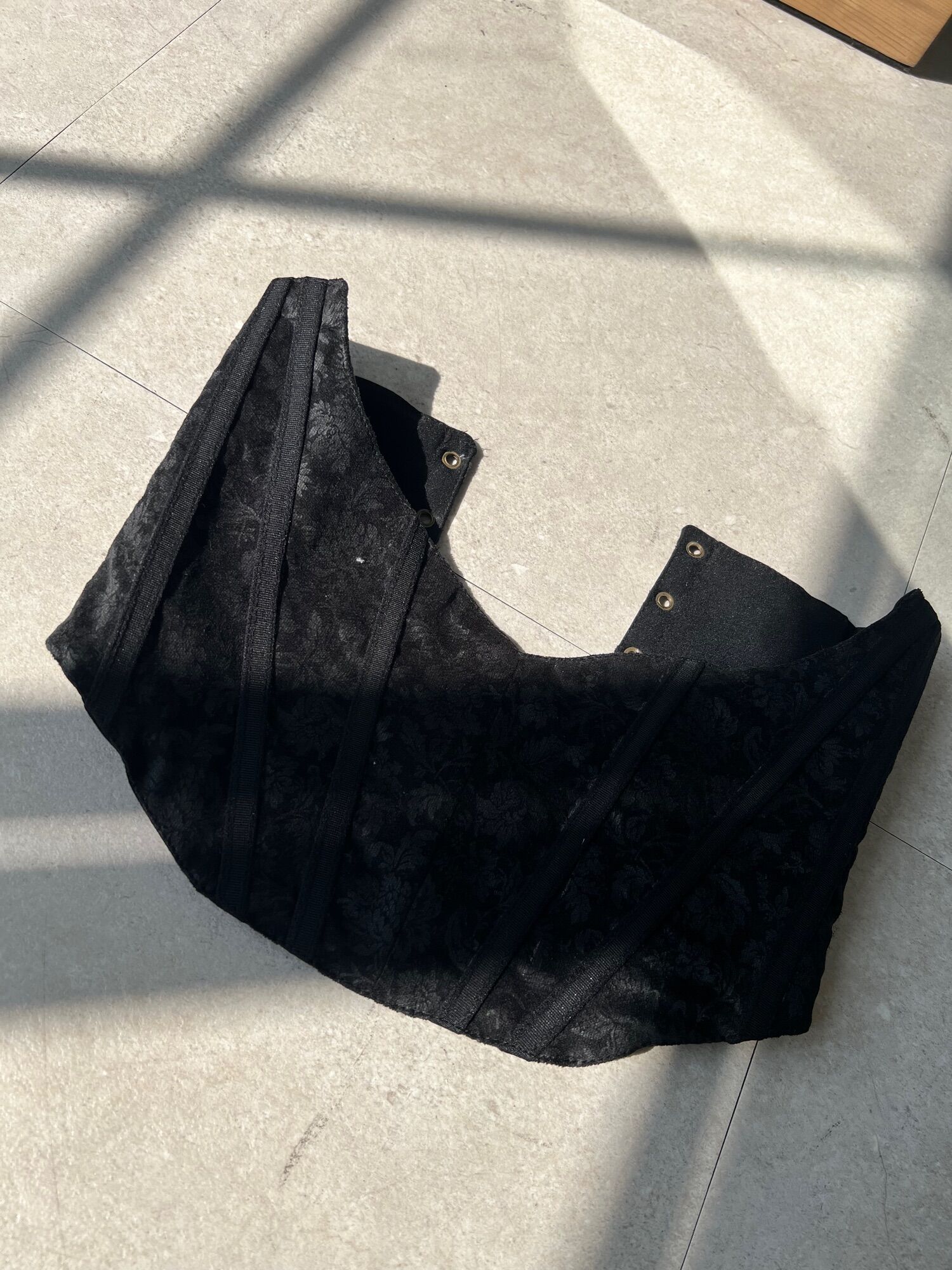 Corset đan dây vải kaki nhung