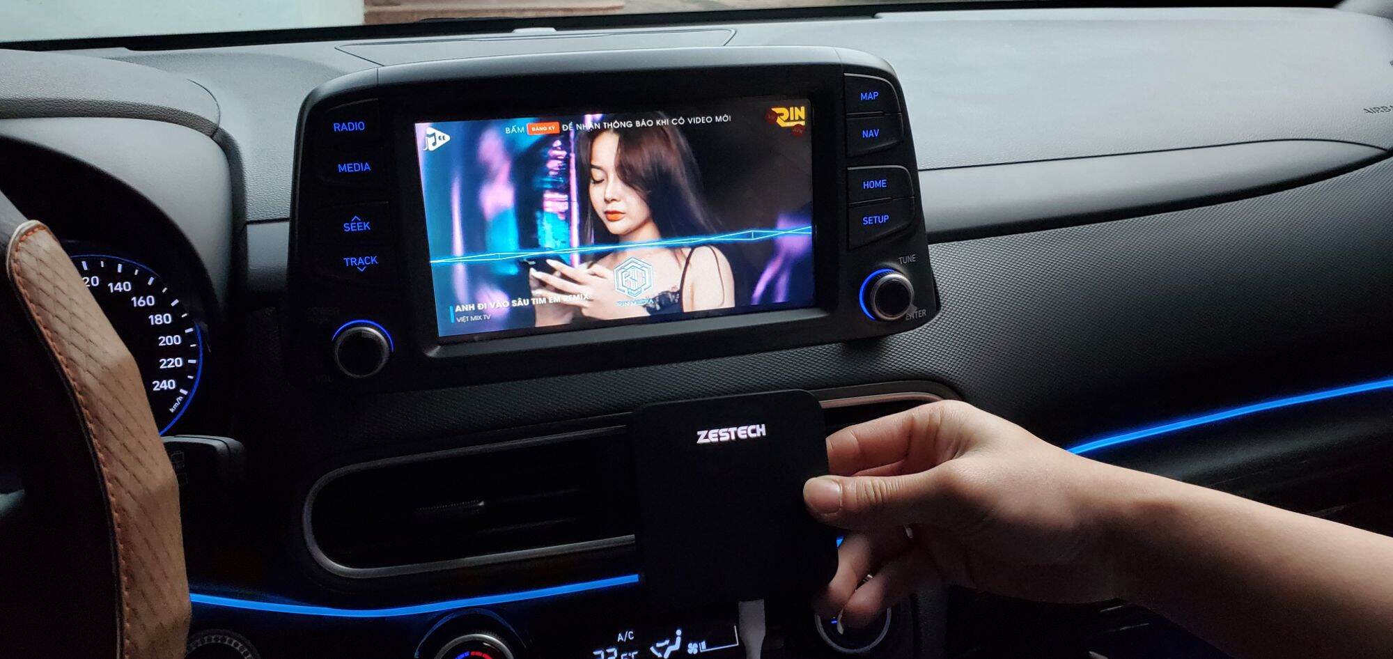 Carplay Android Box Zestech DX265 (Tặng Sim 4G, Vietmap bản quyền, Phần mềm giọng nói Kiki)